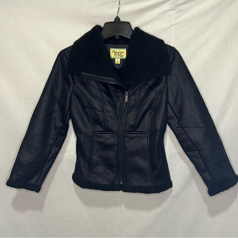 Maralyn & Me, Women's Black Leather Like Jacket with Faux Fur Collar, Size Small